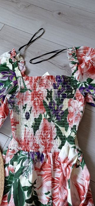 Nowy kombinezon w kwiatki H&M rozm Xs