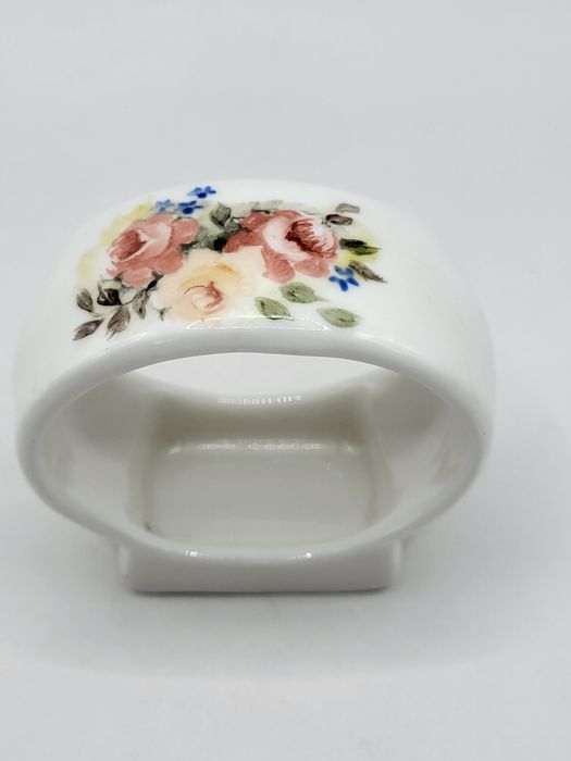 Porcelanowe serwetniki, 4 szt.