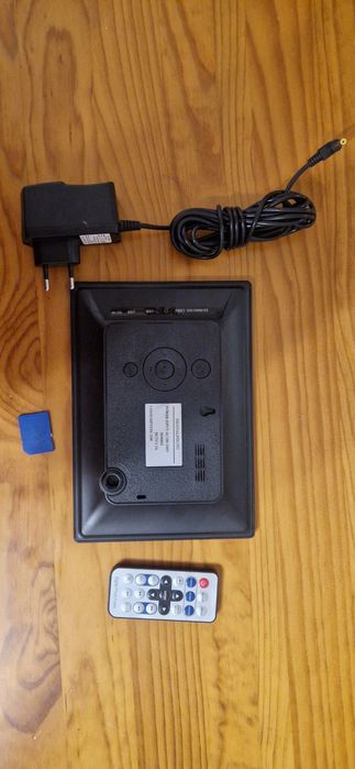 Moldura digital com comando