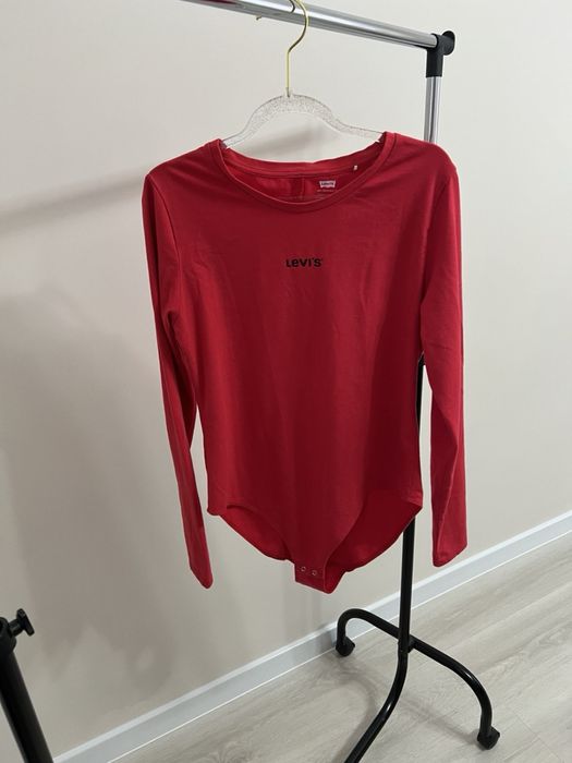 Боді.         Levi’s.        ..