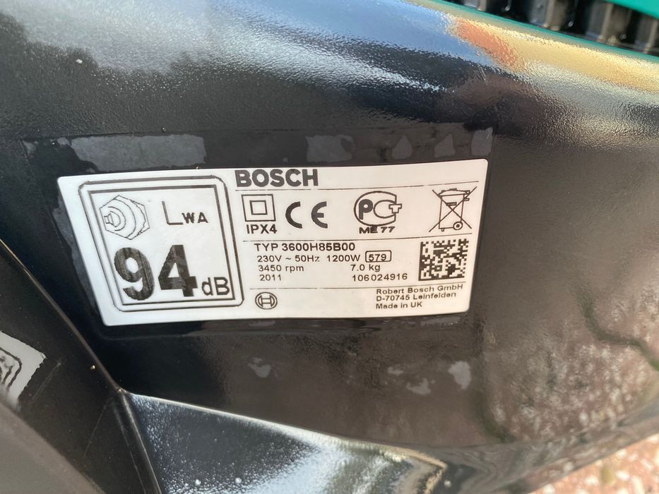 Corta relva bosch rotak 32 de 1200 W em excelente estado