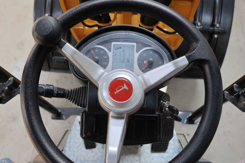 Miniładowarka przegubowa kołowa APS 910 Xinchai/Kubota