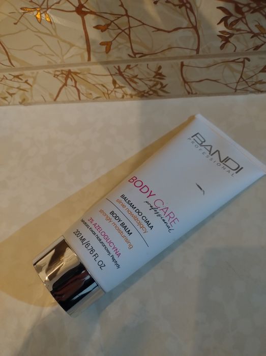 Nowy balsam do ciała silnie nawilżający Bandi