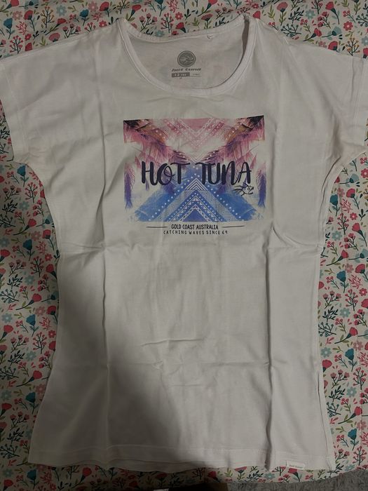 T-shirt com imagem tropical