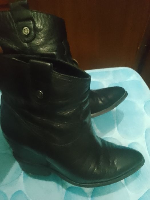 Botki damskie Guess 37