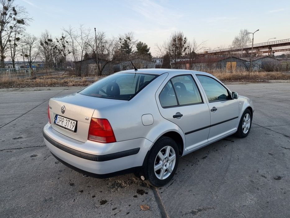 Volkswagen Bora 1.6 benzyna 2000r