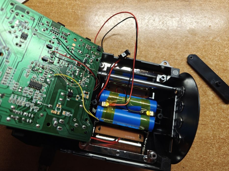 Продам портативную колонку фонарь на литии.