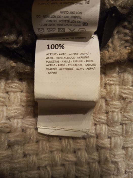 Akrylowa czapka beżowa