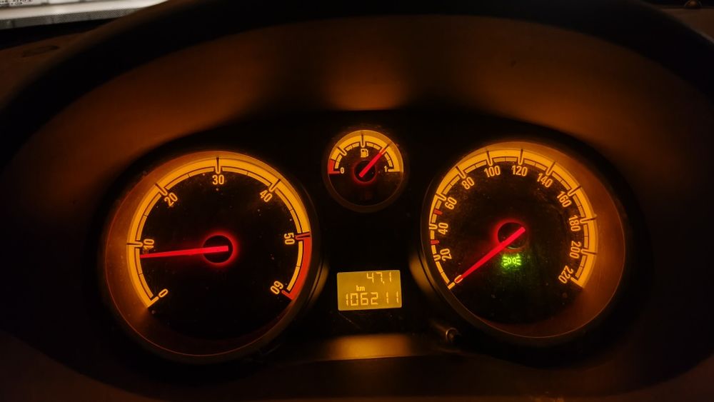 Opel corsa D 1.3 cdti 100mil km