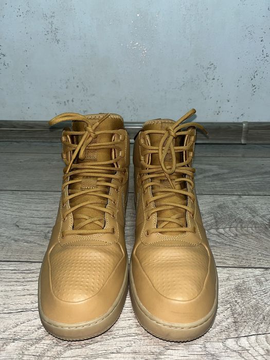 Nike Court Borough Mid Winter |