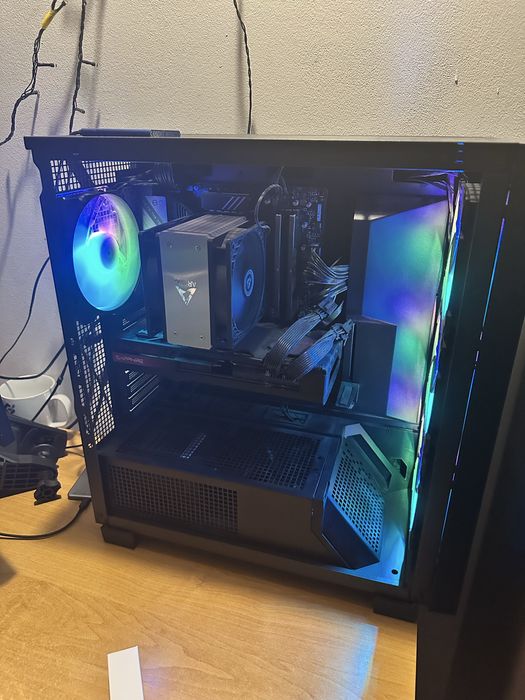 Komputer Ryzen 7800x3d, Amd 7800xt, 32GB Ramu, 2TB SSD