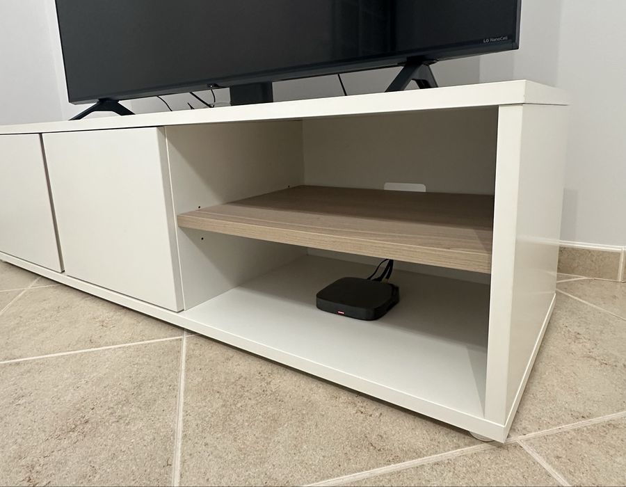 Movel tv  bom estado