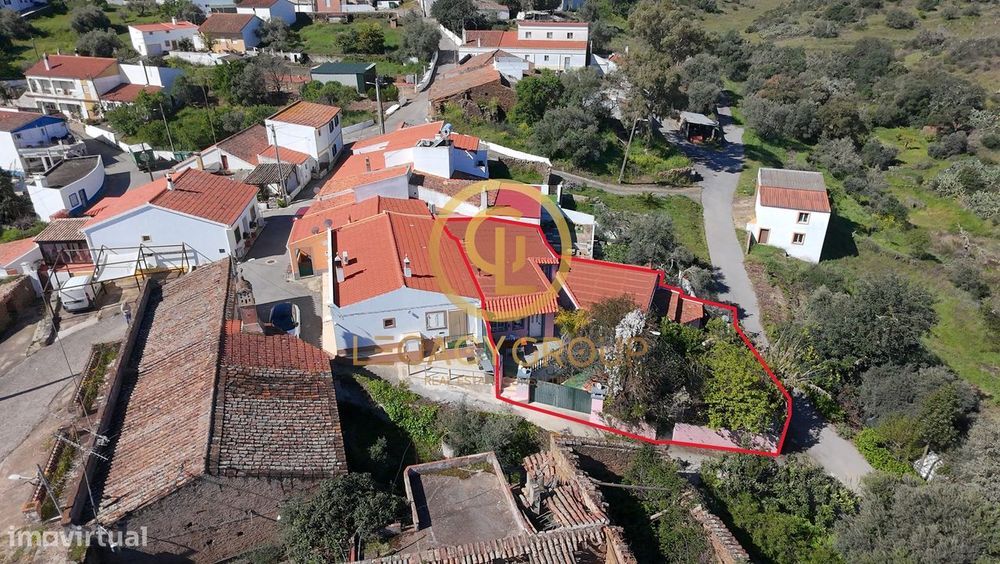 Moradia T2 Renovada c/T0 adaptado + 6 Terrenos, Vaqueiros