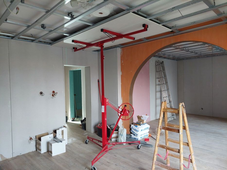 Wynajem podnośnika do płyt G-K / gipsowo-kartonowych