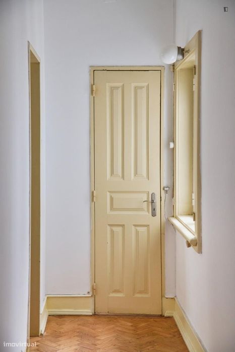 Quarto - localizado em Entrecampos Lisbon