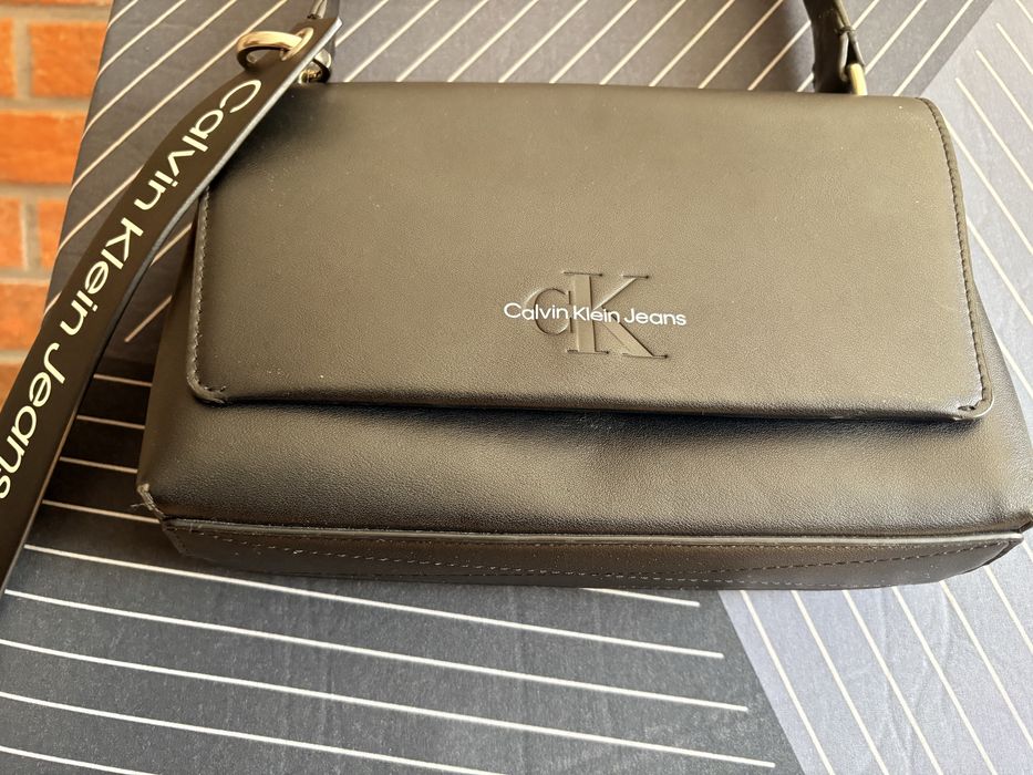Calvin Klein Jeans czarna torebka crossbody
