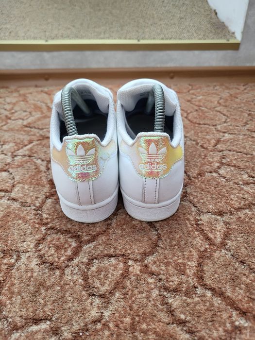 Оригинальные женские кроссовки Adidas Superstar