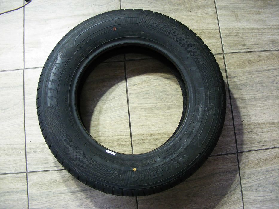 Літня гума 195/75/16С -2 шт.Zeetex CT2000 .