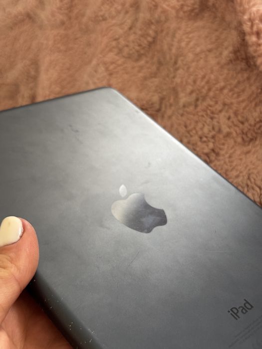 Продам ipad mini 1