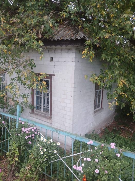 Будинок " Парткабінет" , с. Олишівка  , Чернігівський район , Чернігівської області .