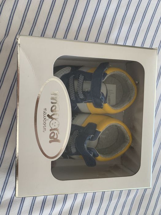 Calçado de bebé novo e/ ou semi-novo