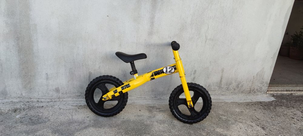 Bicicleta de criança sem pedais
