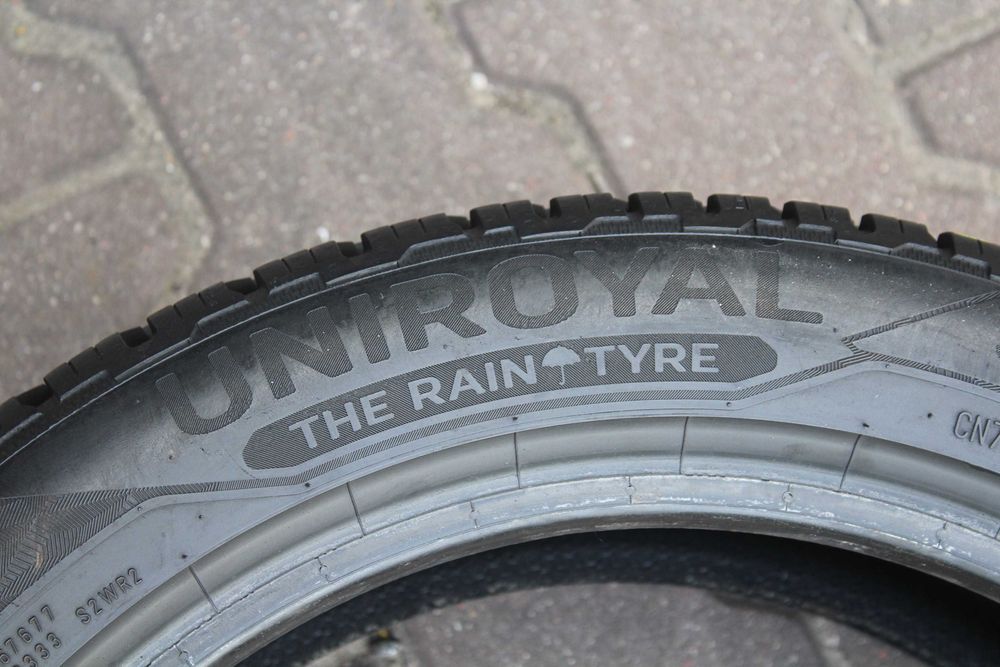 205 50 R17Uniroyal ALL Season Expert 2
