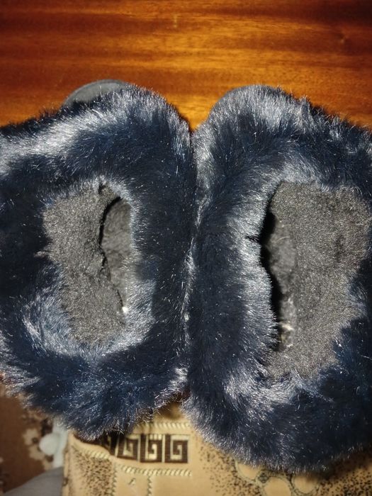 Уги натуральний замш на дівчинку розмір  31