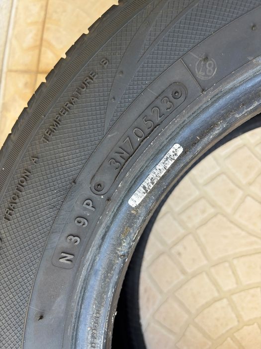 4 Pneus Semi-novos 175/65 R14 (Uniroyal e Toyo)