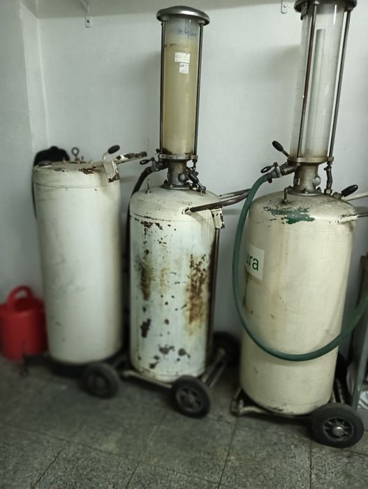 Pet 5L bidões antigos o preço é só de um