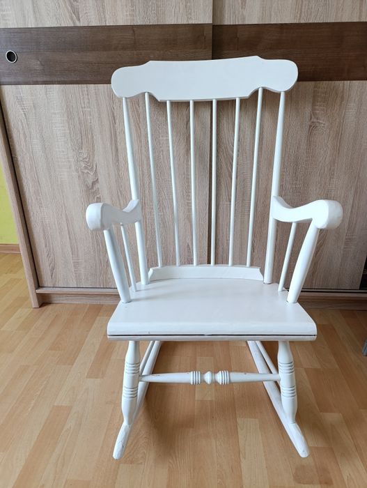 Krzesło bujane białe