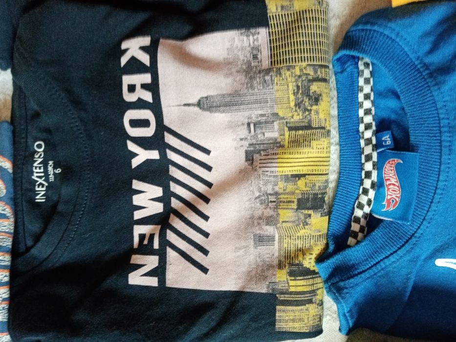 Lote de 8 t shirts manga comprida rapaz, 5/6 anos.