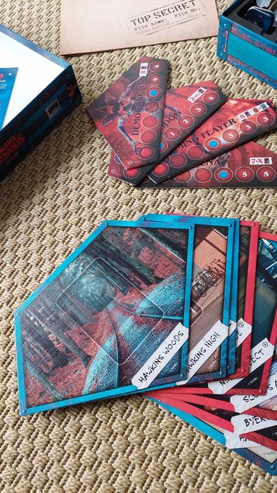 Jogo de tabuleiro Stranger Things como novo