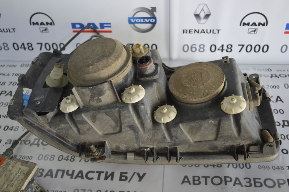 Фара на Daf XF 105 HELA