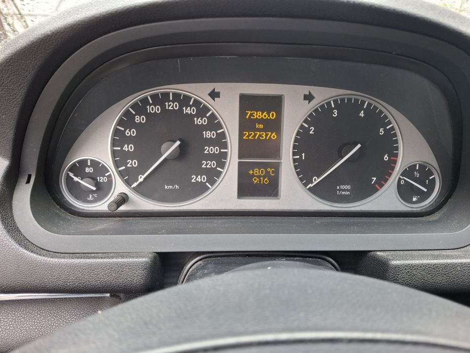 Mercedes-Benz 2006 Мерседес Бенз