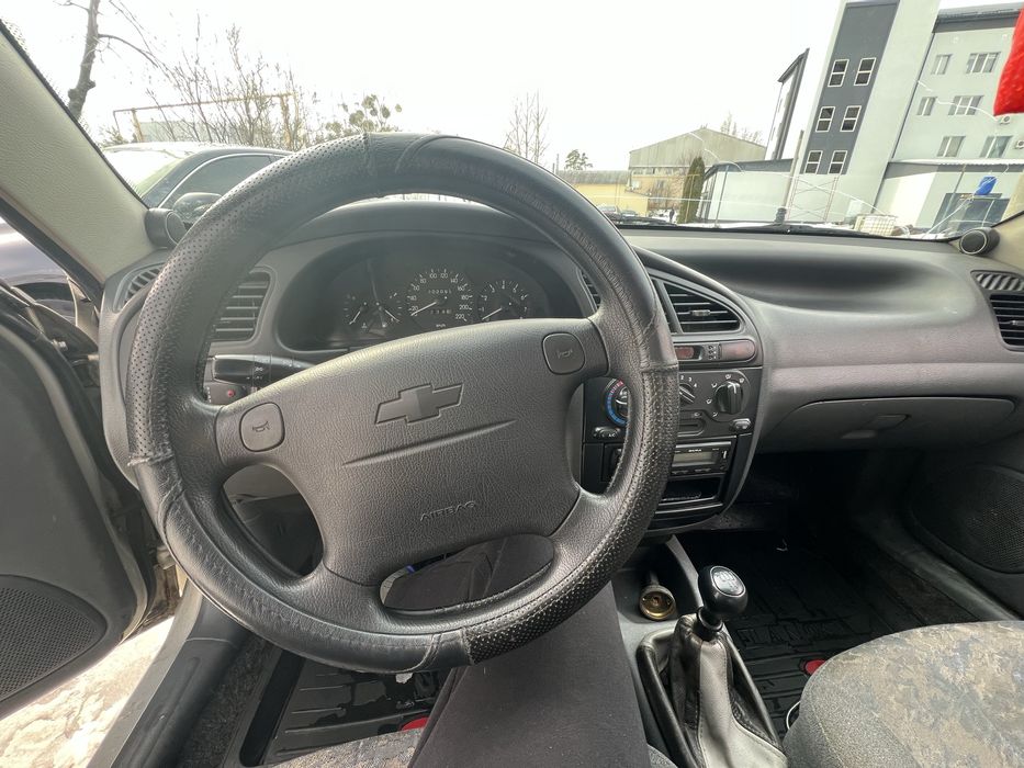 Легковий автомобіль Chevrolet Lanos