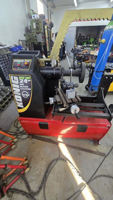 Maquina de desempenar jantes e rectificar discos de travões ATEK KONIG 24" (Nova)