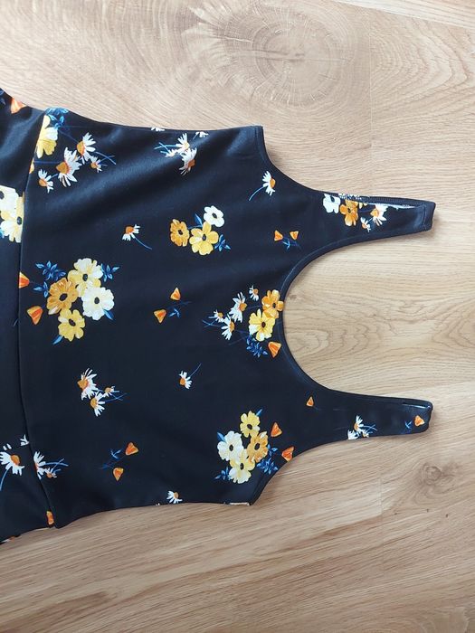 Sukienka w kwiatki hm