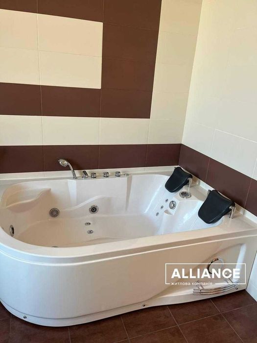 Шикарний будинок повністю готовий до проживання!