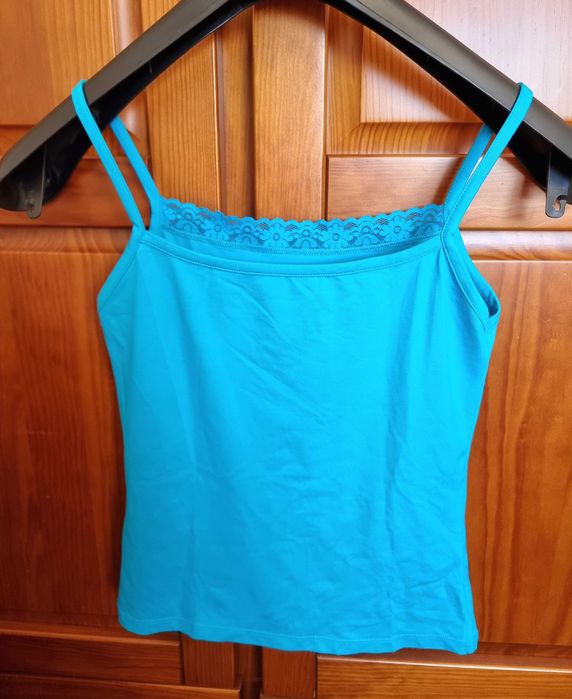 Top azul com renda
