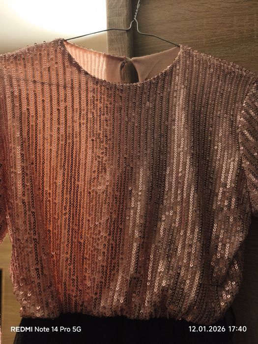 Sukienka cekinowa tiulowa