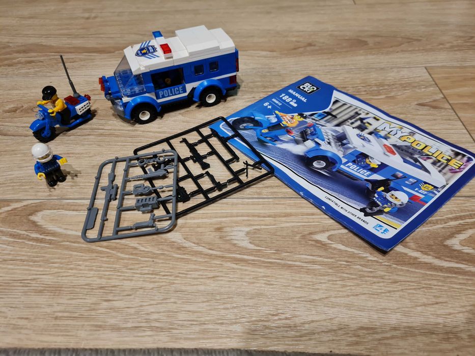 BBURAGO - Model Kit Giulia Polizia - Modellino Realistico Auto in Scala