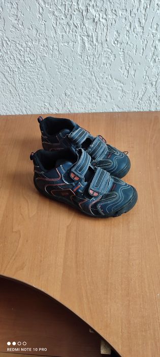 Продам красовки 33 розмір