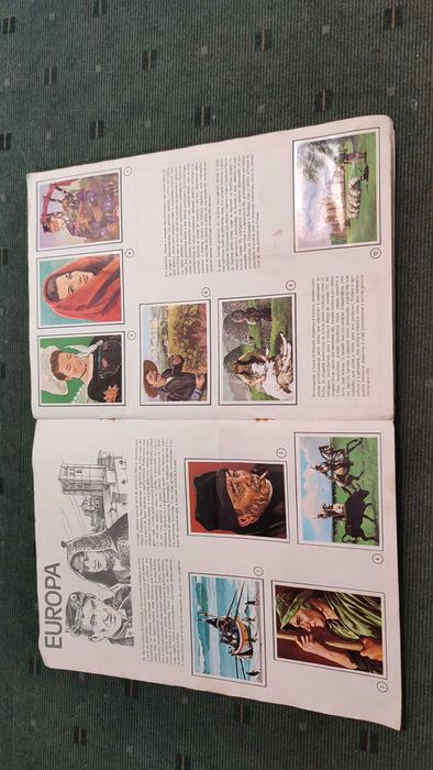 Caderneta de Cromos Homens Raças e Costumes