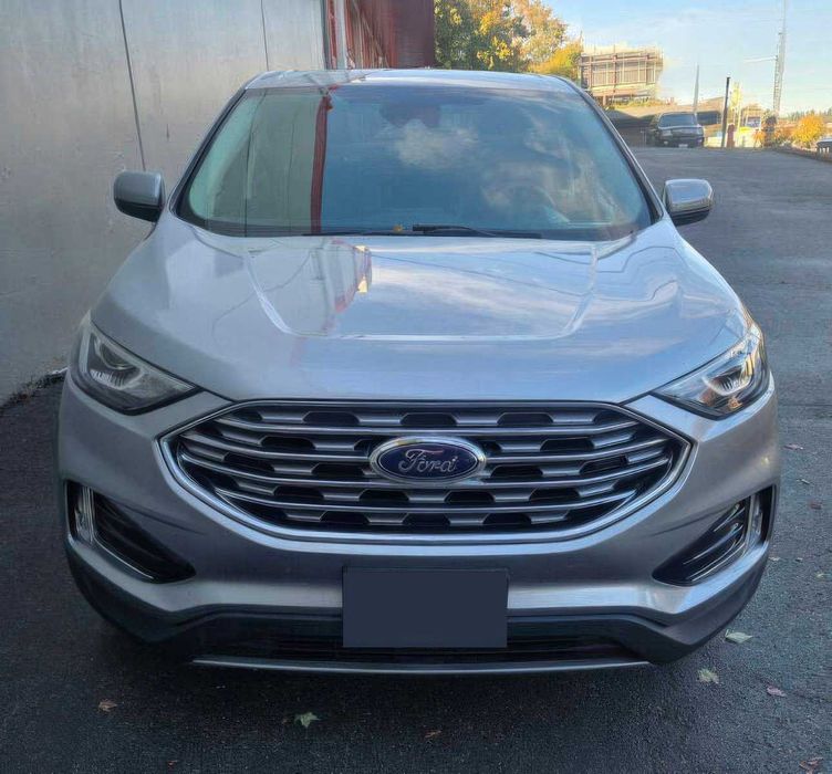 Ford Edge      2021