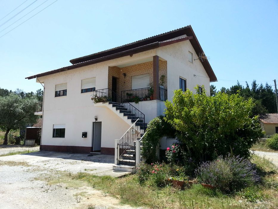 Casa / Apartamento 1º Andar para Arrendar / Alugar - Casal Barril (Soure) - T4 - 600€ - Disponível já