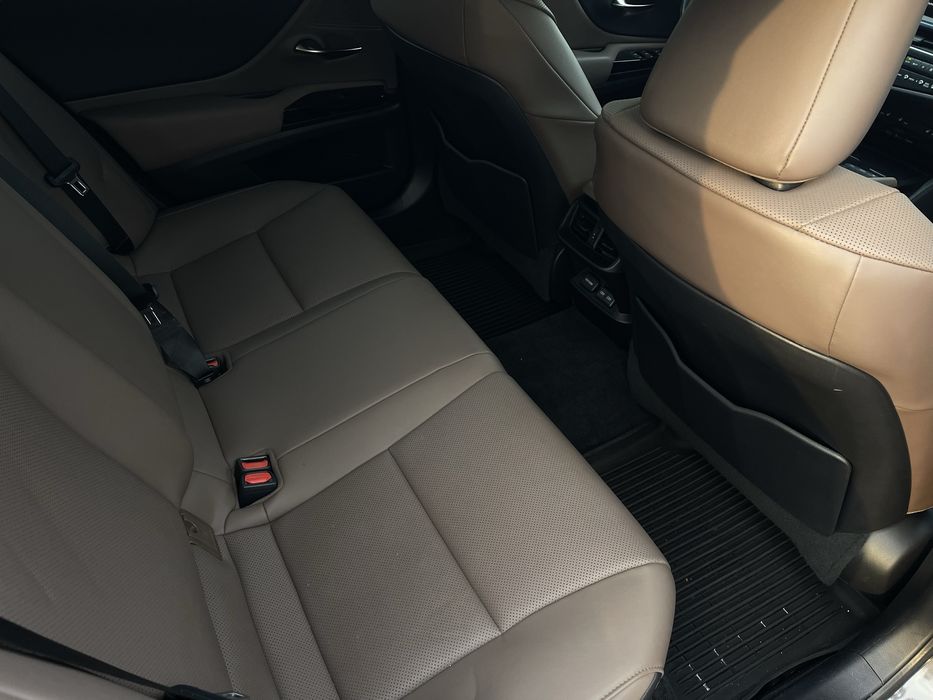 Lexus ES 250 полный привод 2022