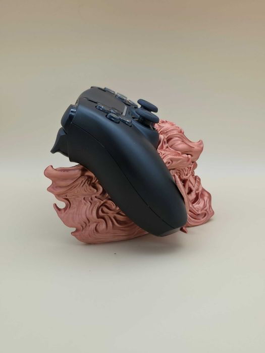 Oni mask PS5 pad holder