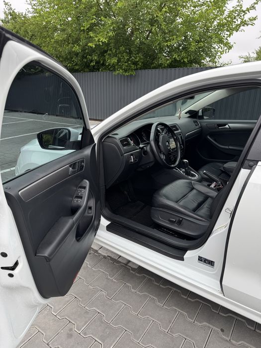 Volkswagen jetta 2015 года
