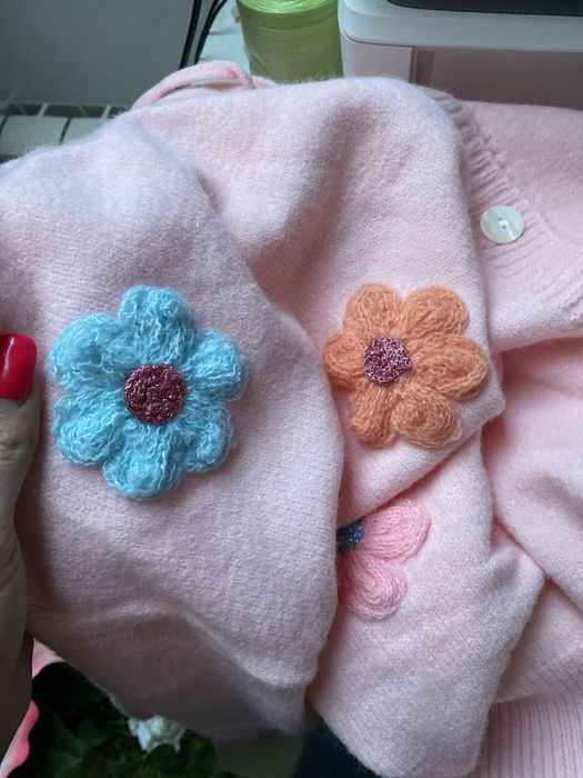 Sweter kwiaty 3d puder  roz bawelna 44 ciekawy mieeki